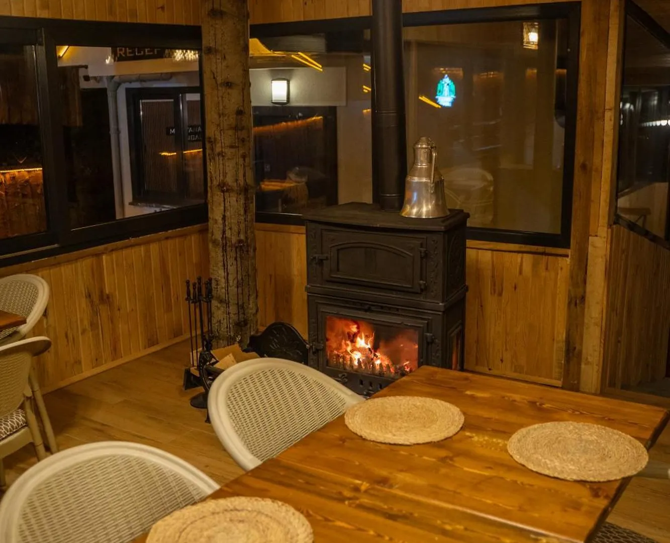 Montana Suite Bungalows ترابزون