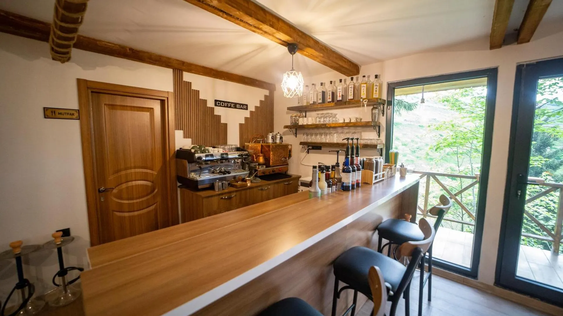 Montana Suite Bungalows ترابزون بيت للعطل