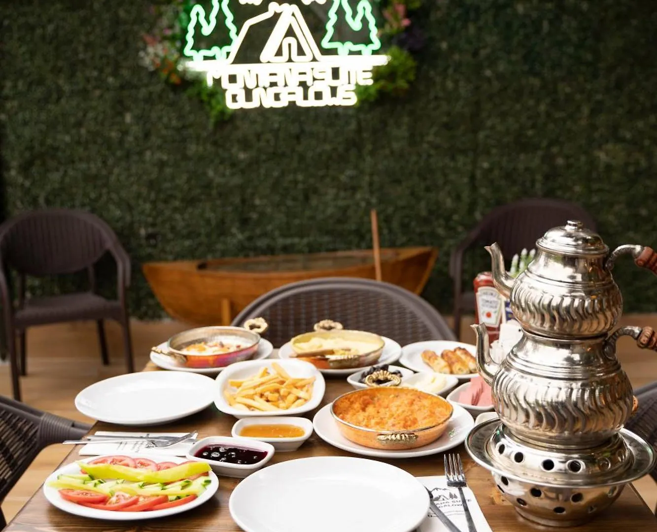 בית נופש טראבזון Montana Suite Bungalows